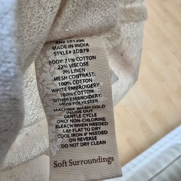 Soft Surroundings Mariella Embroidered Tunic Size PM. NWT - Picture 6 of 8